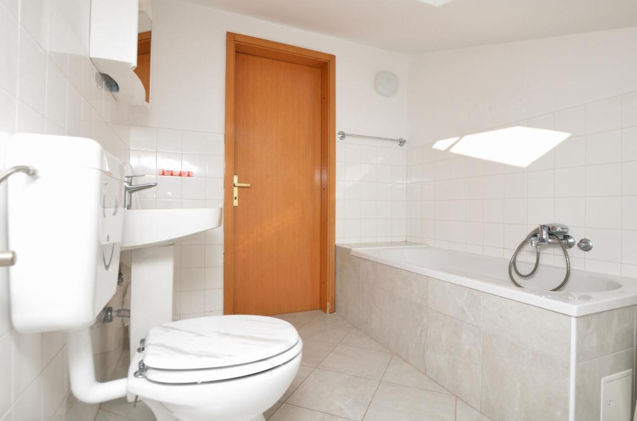 Novigrad Istria Apartments Ljiljana מראה חיצוני תמונה